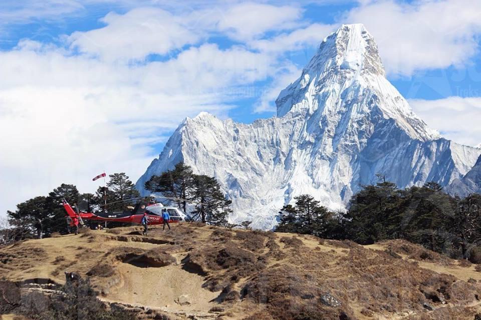 everest trek with Heli Tours 